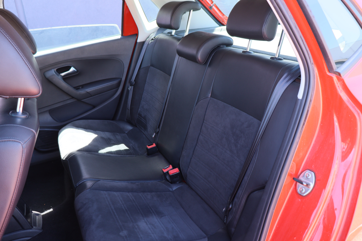Volkswagen Polo — 18