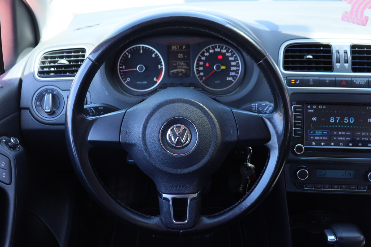 Volkswagen Polo — 19