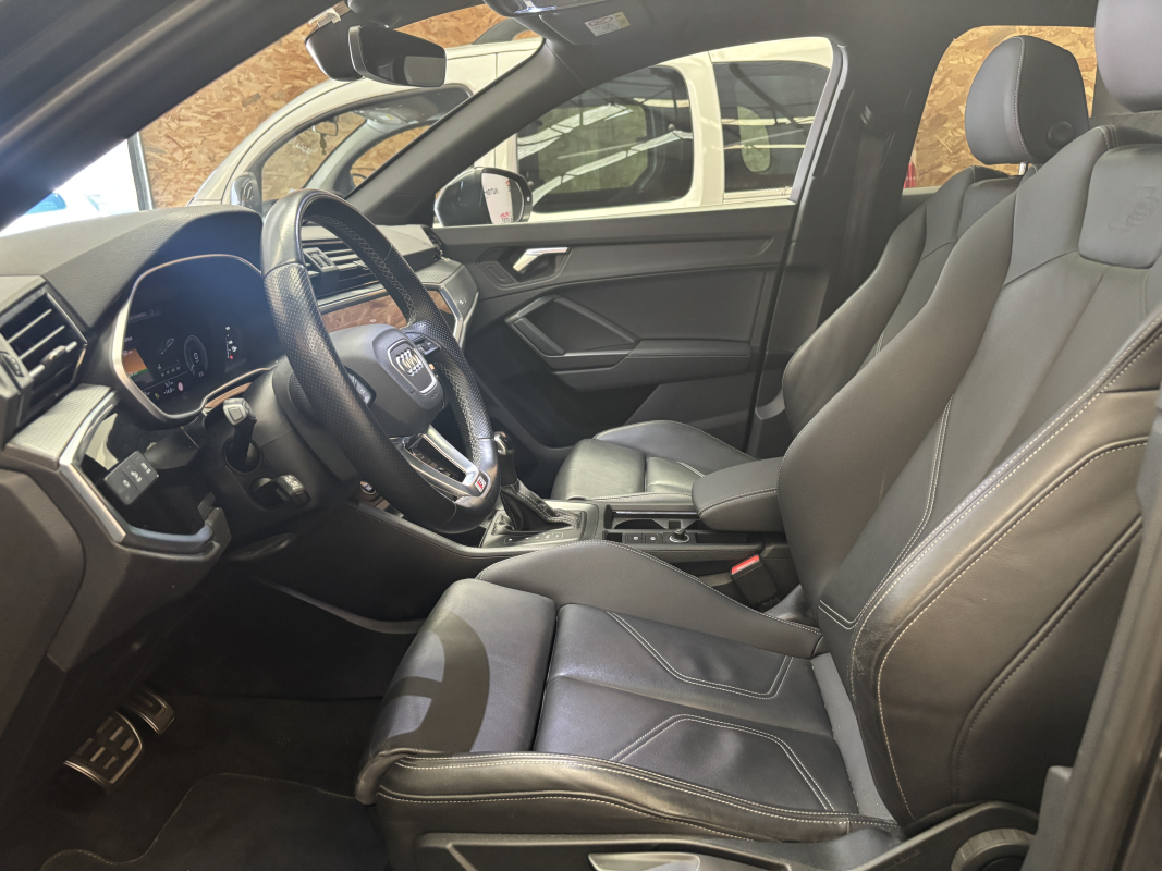 Audi Audi Q3 — 12