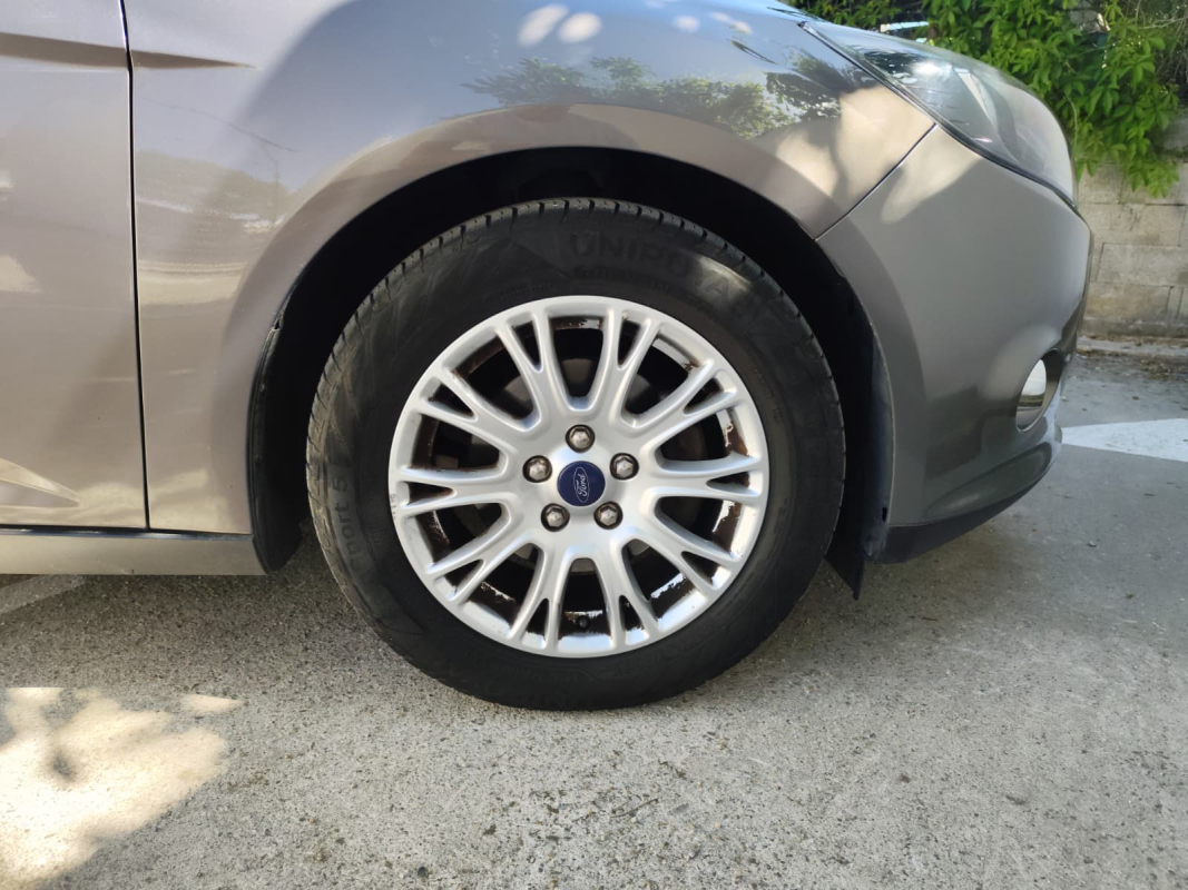 Ford Focus — 23