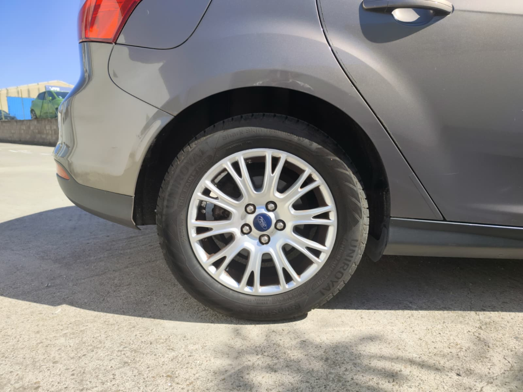 Ford Focus — 25