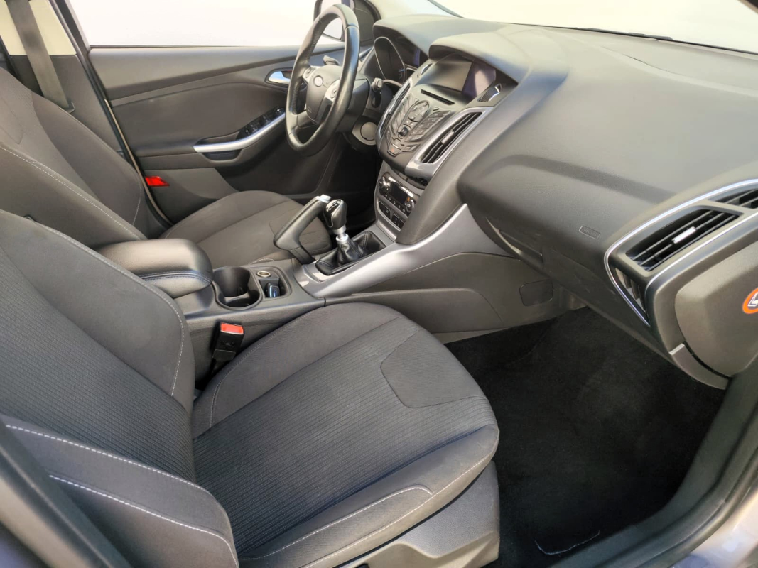 Ford Focus — 12