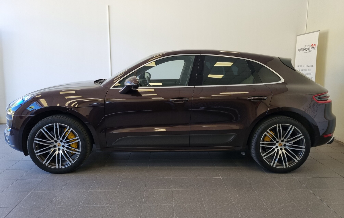 Porsche Macan — 3