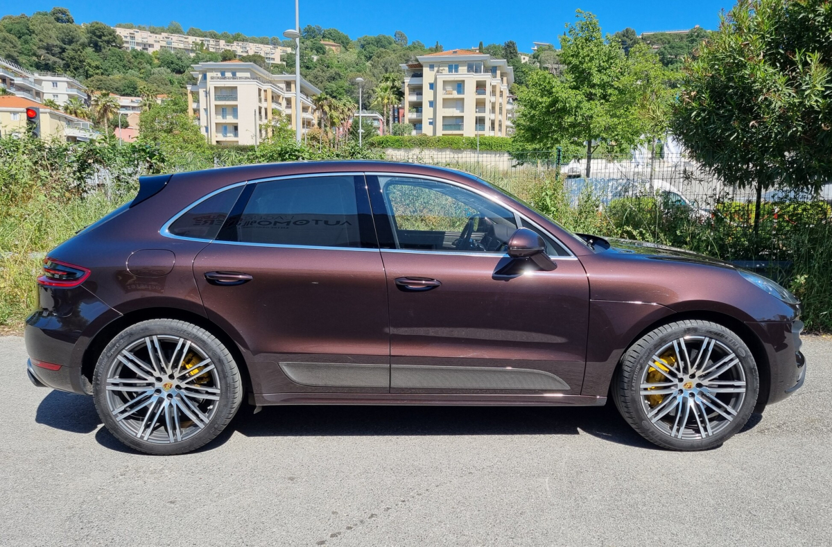 Porsche Macan — 37
