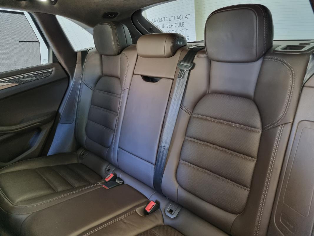 Porsche Macan — 13