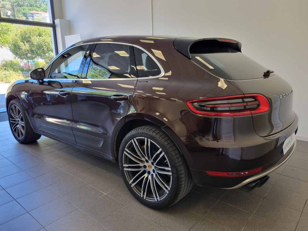 Porsche Macan — 4