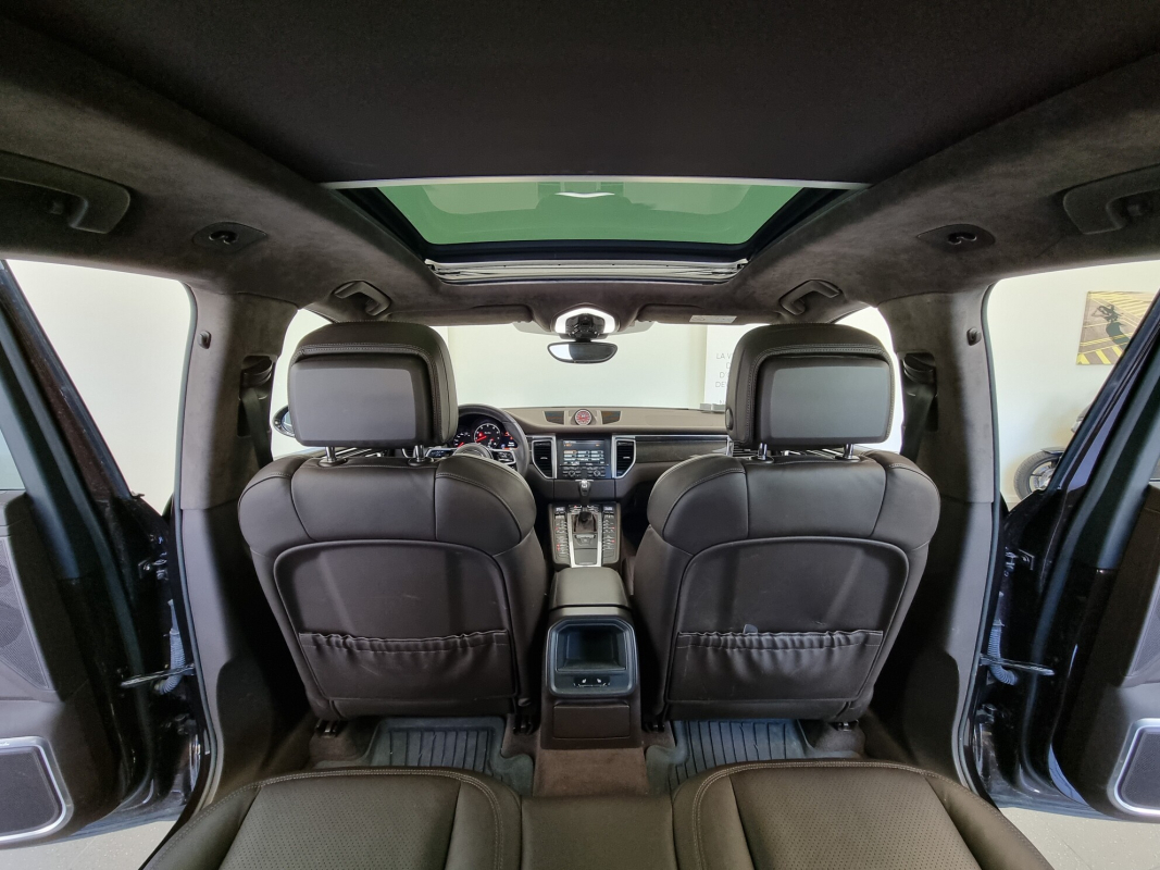 Porsche Macan — 14