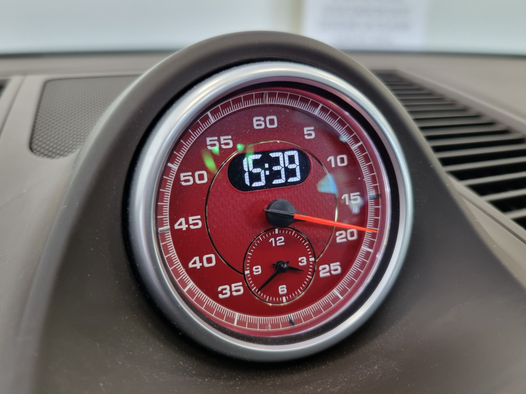 Porsche Macan — 26