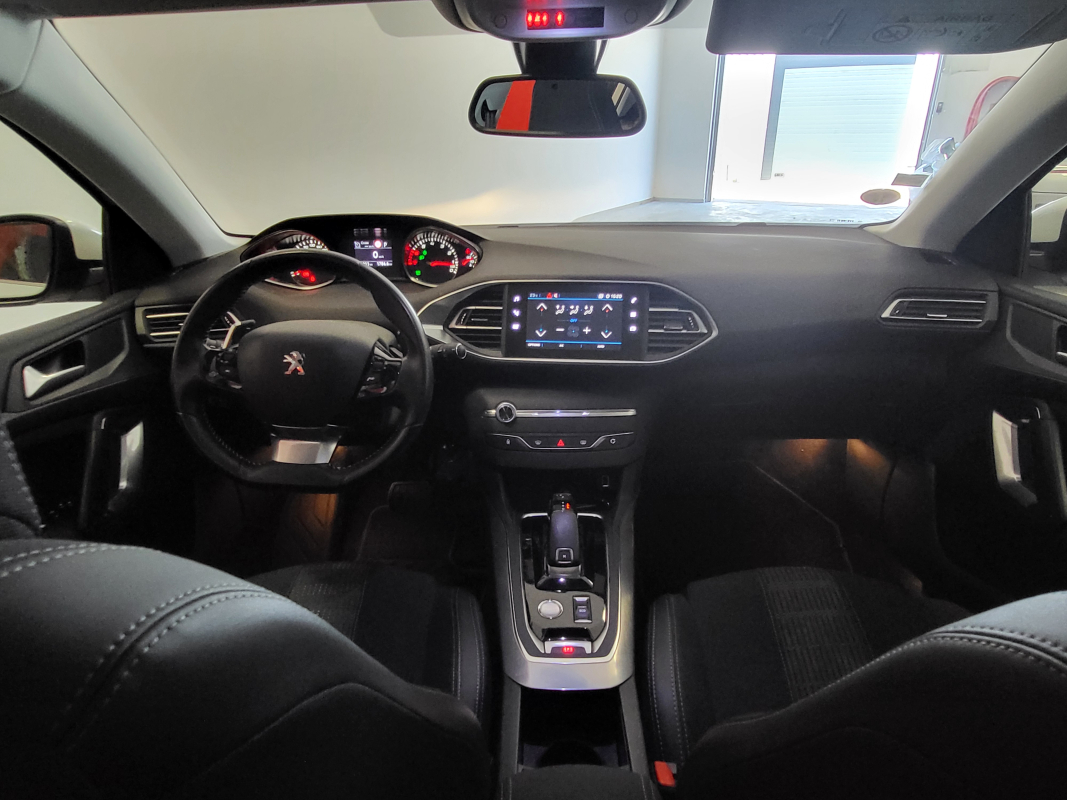 Peugeot 308 — 11