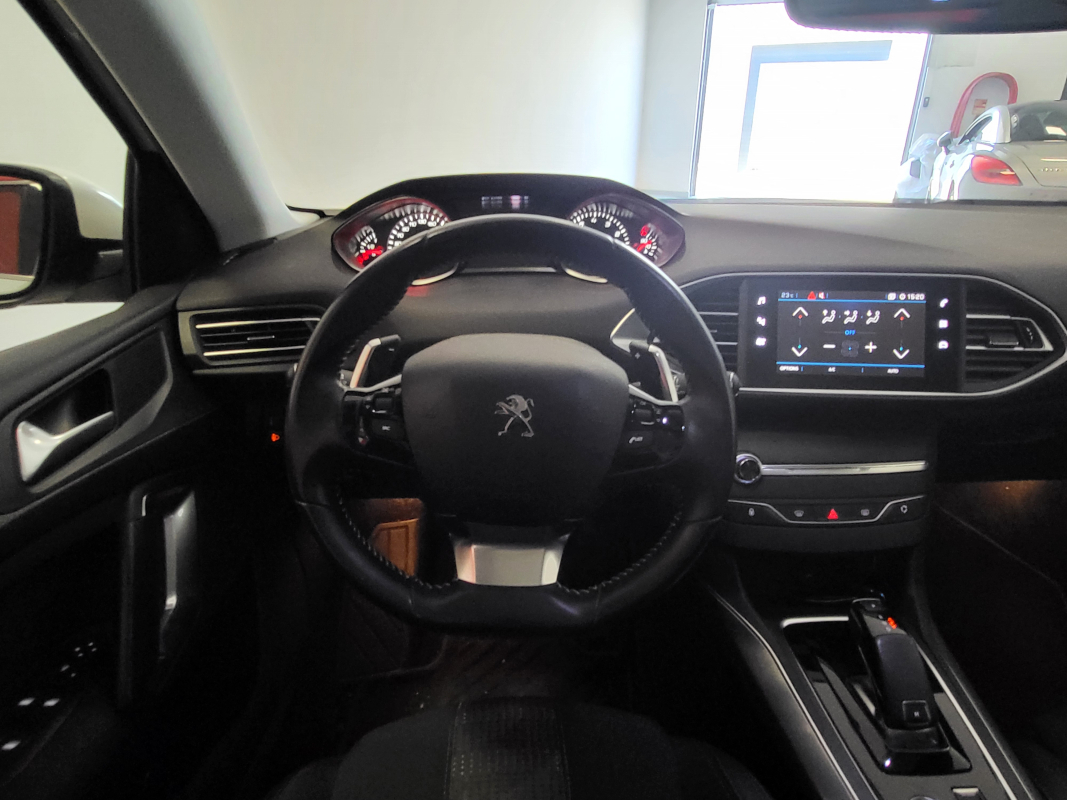 Peugeot 308 — 12