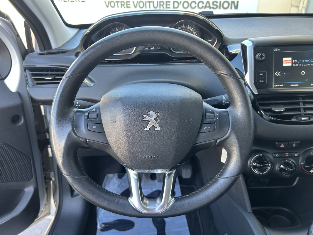 Peugeot 208 — 11