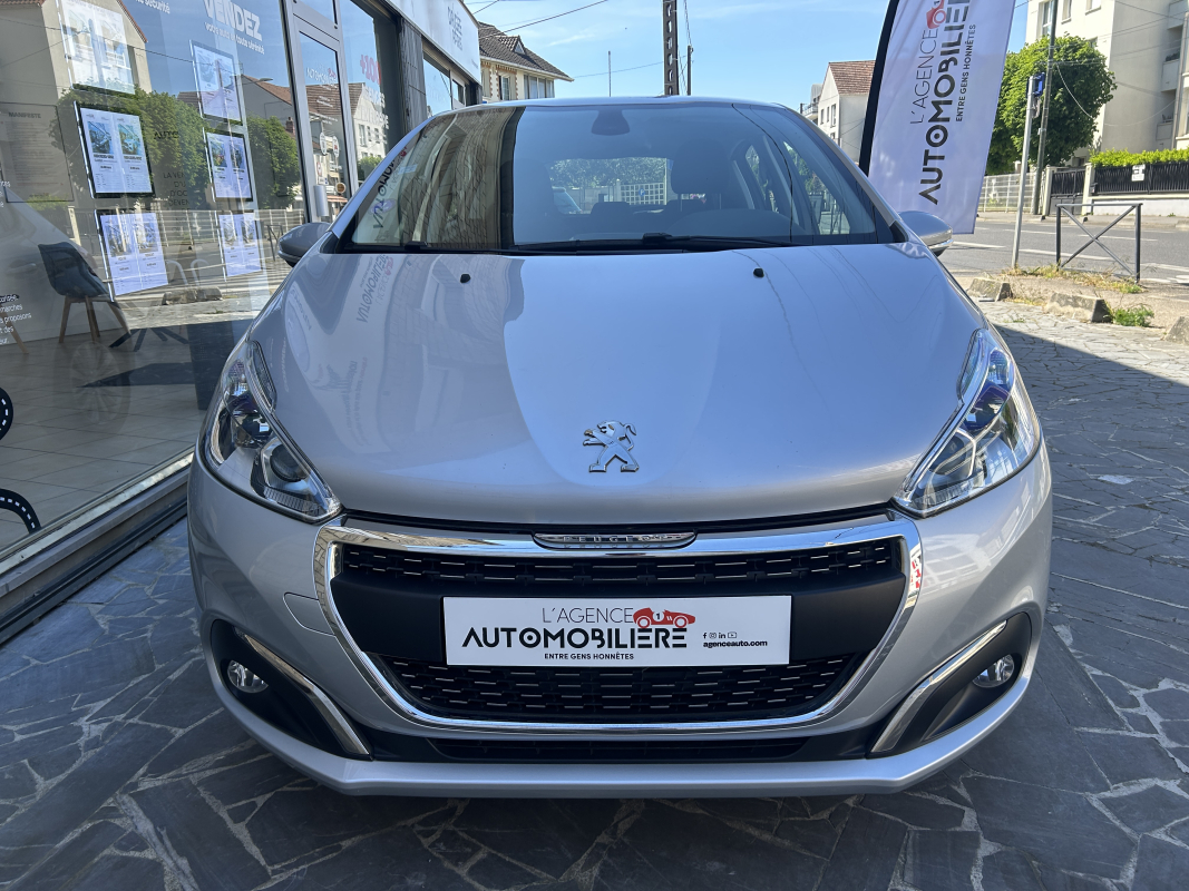Peugeot 208 — 6