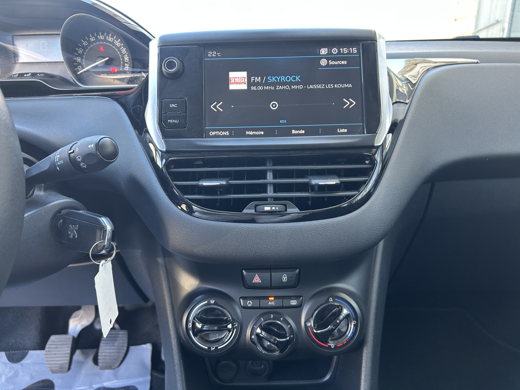 Peugeot 208 — 14