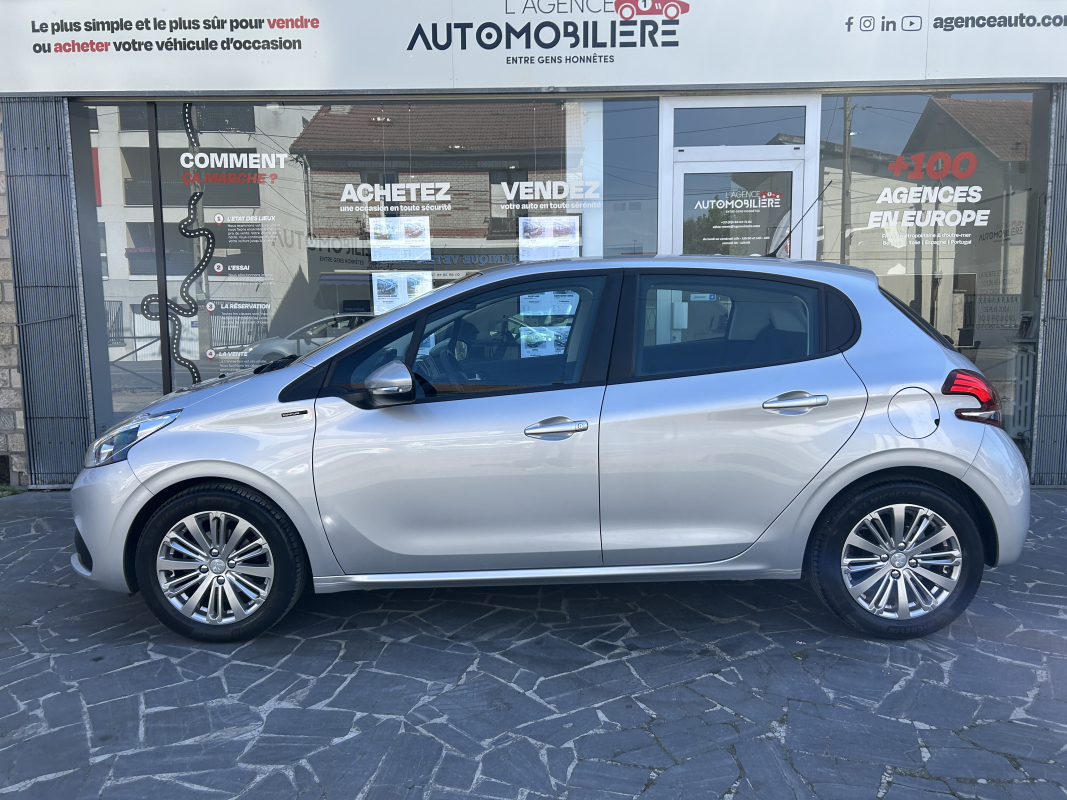 Peugeot 208 — 2