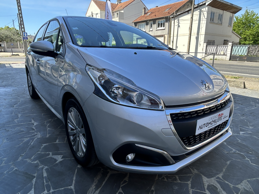 Peugeot 208 — 7
