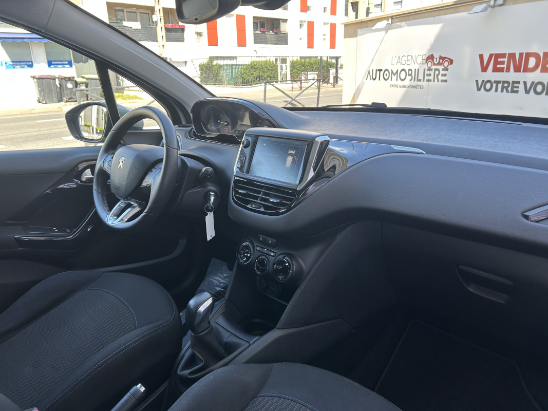 Peugeot 208 — 19