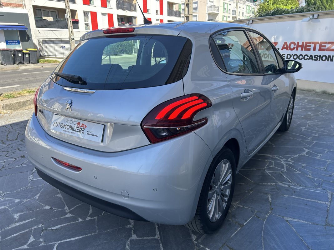 Peugeot 208 — 5