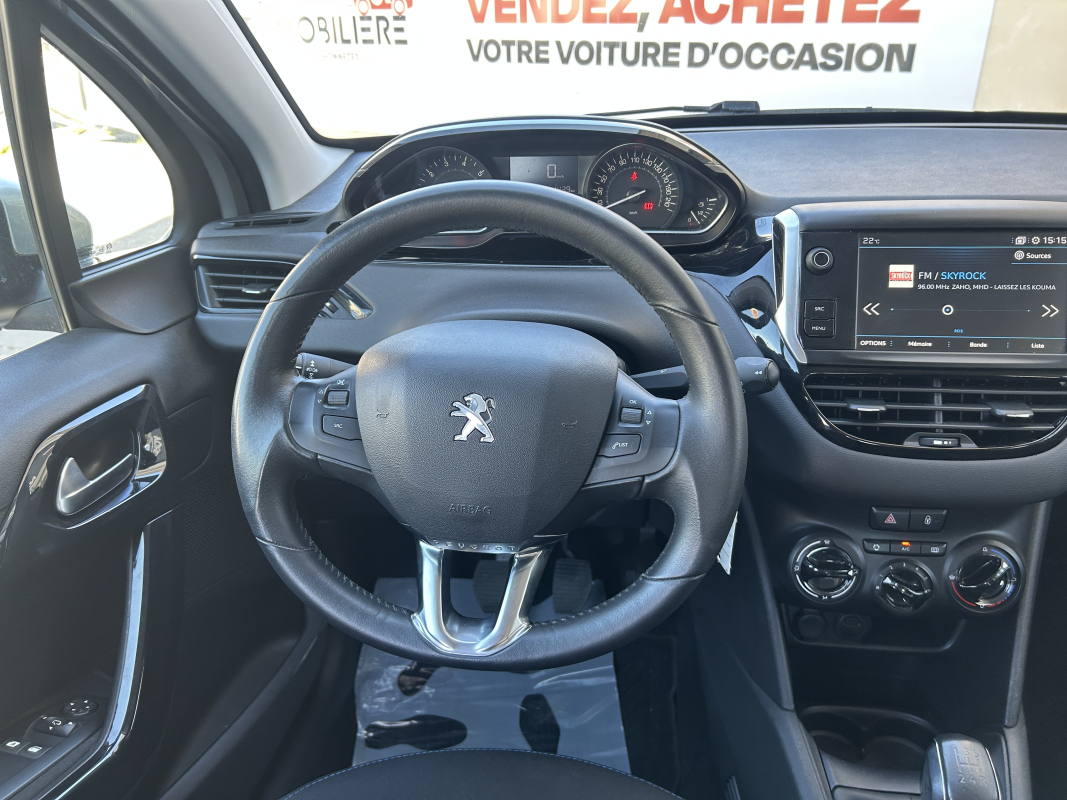 Peugeot 208 — 12