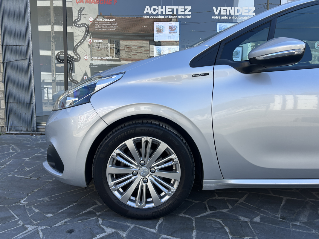 Peugeot 208 — 8