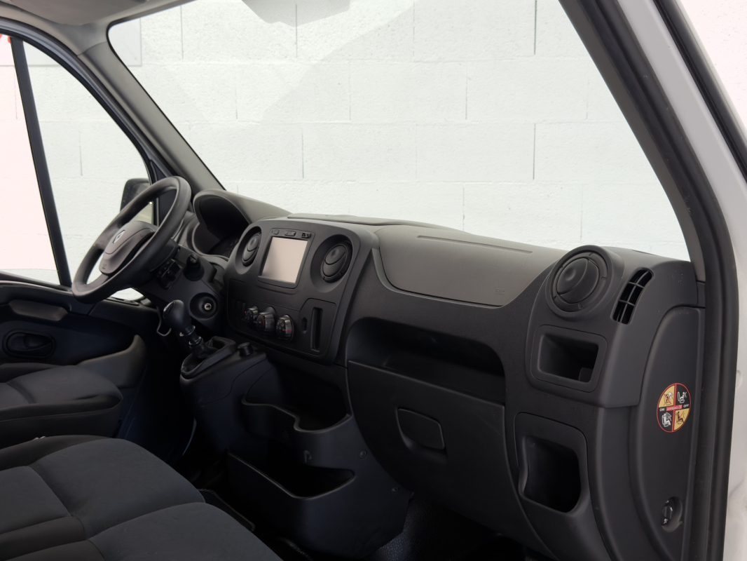 Renault Master — 17
