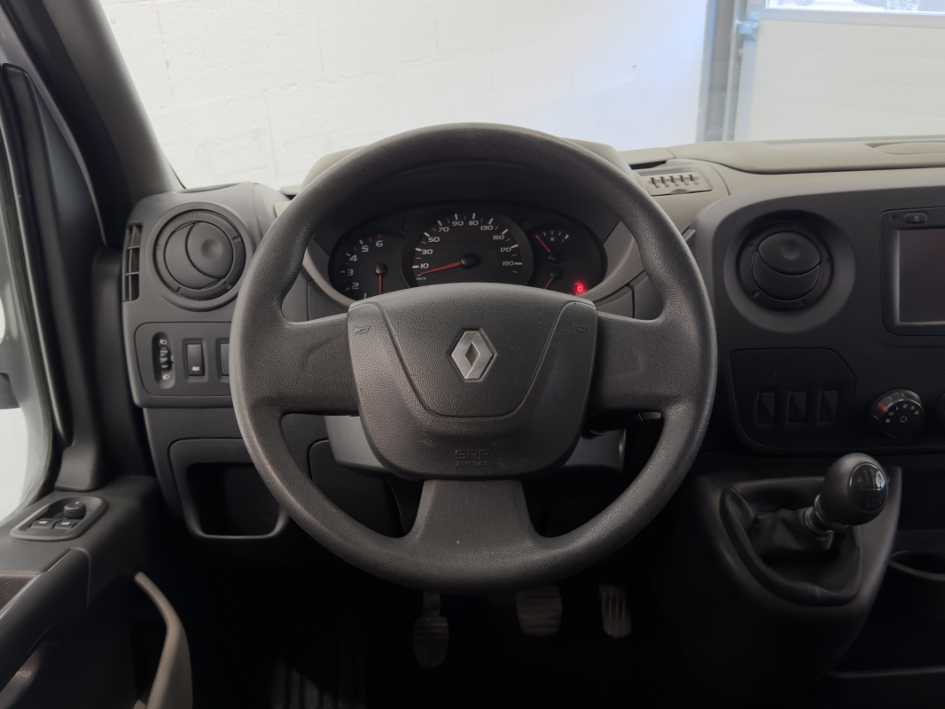 Renault Master — 18