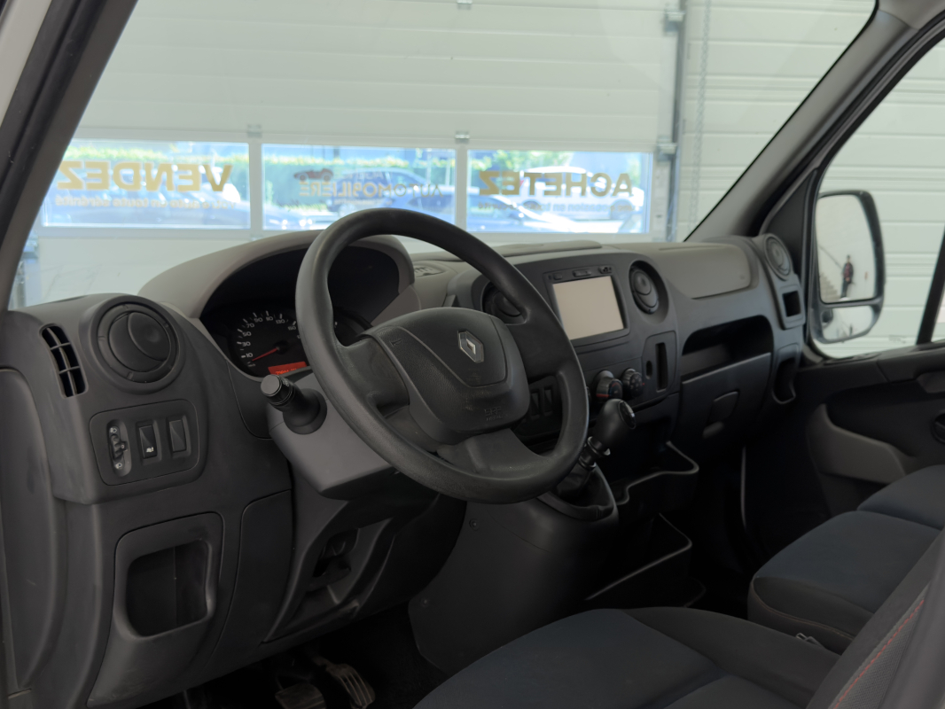Renault Master — 12