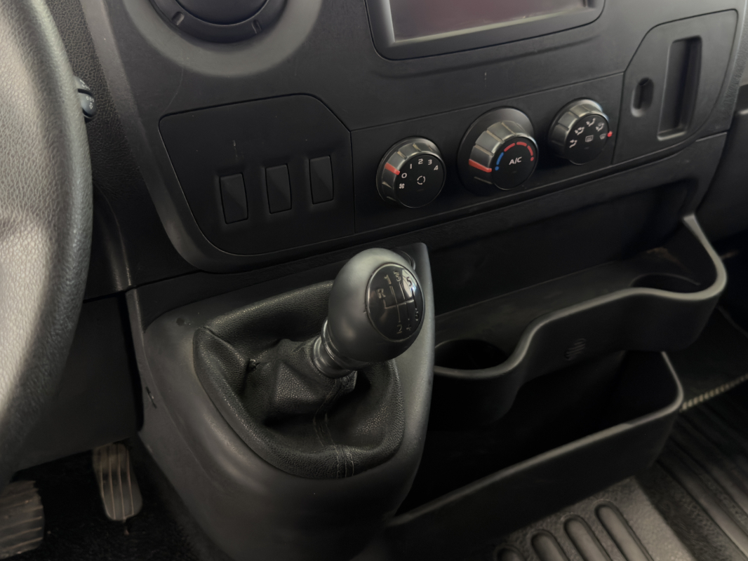 Renault Master — 23