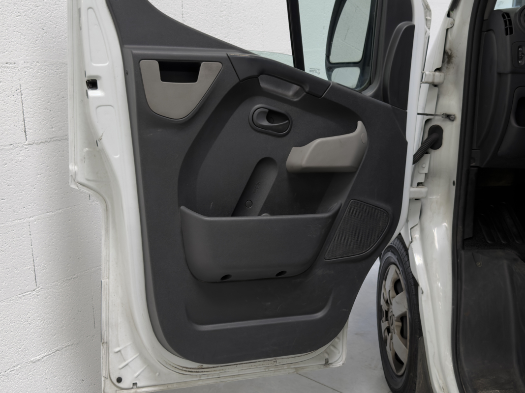 Renault Master — 24