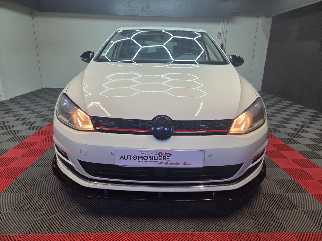 Volkswagen Golf — 2