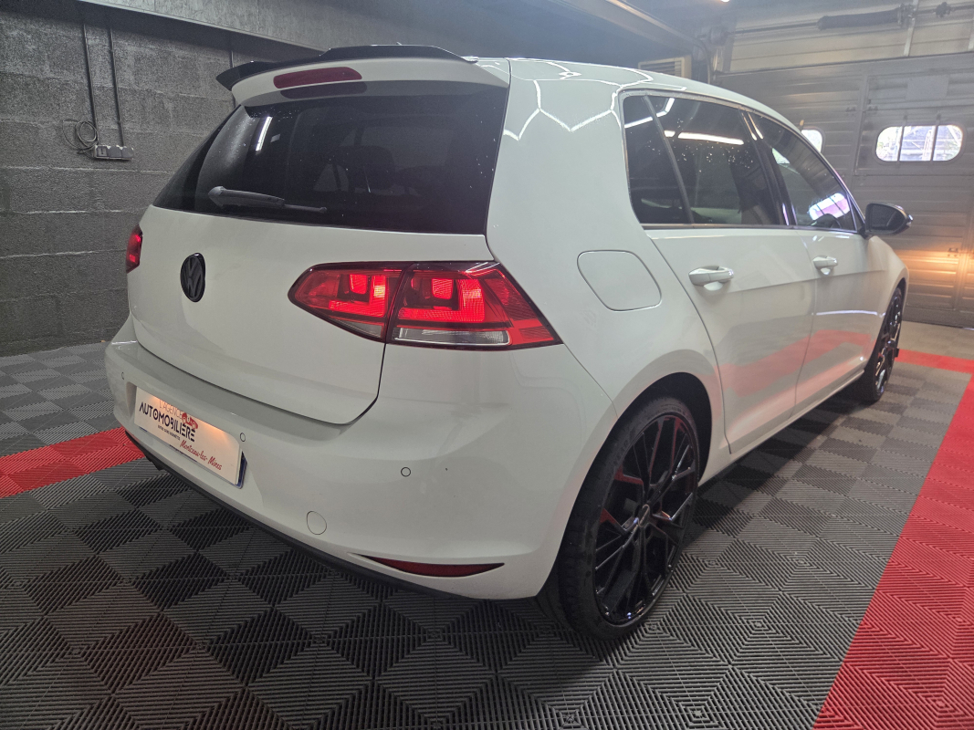 Volkswagen Golf — 5