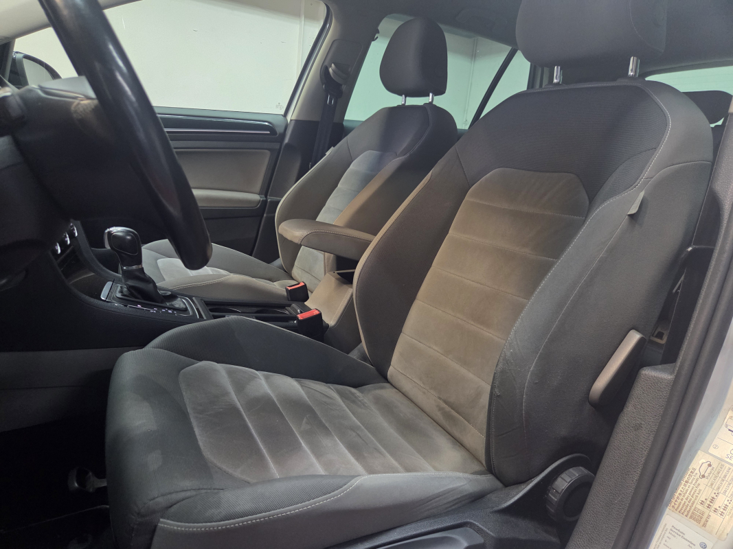 Volkswagen Golf — 11