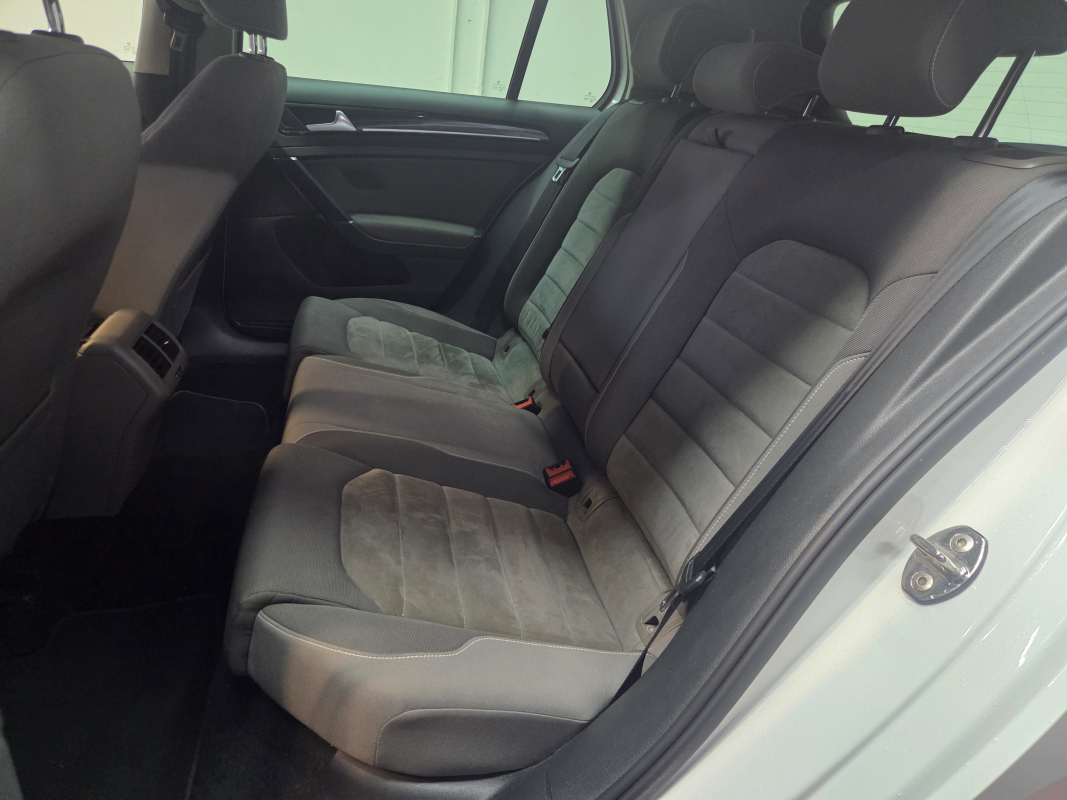 Volkswagen Golf — 18