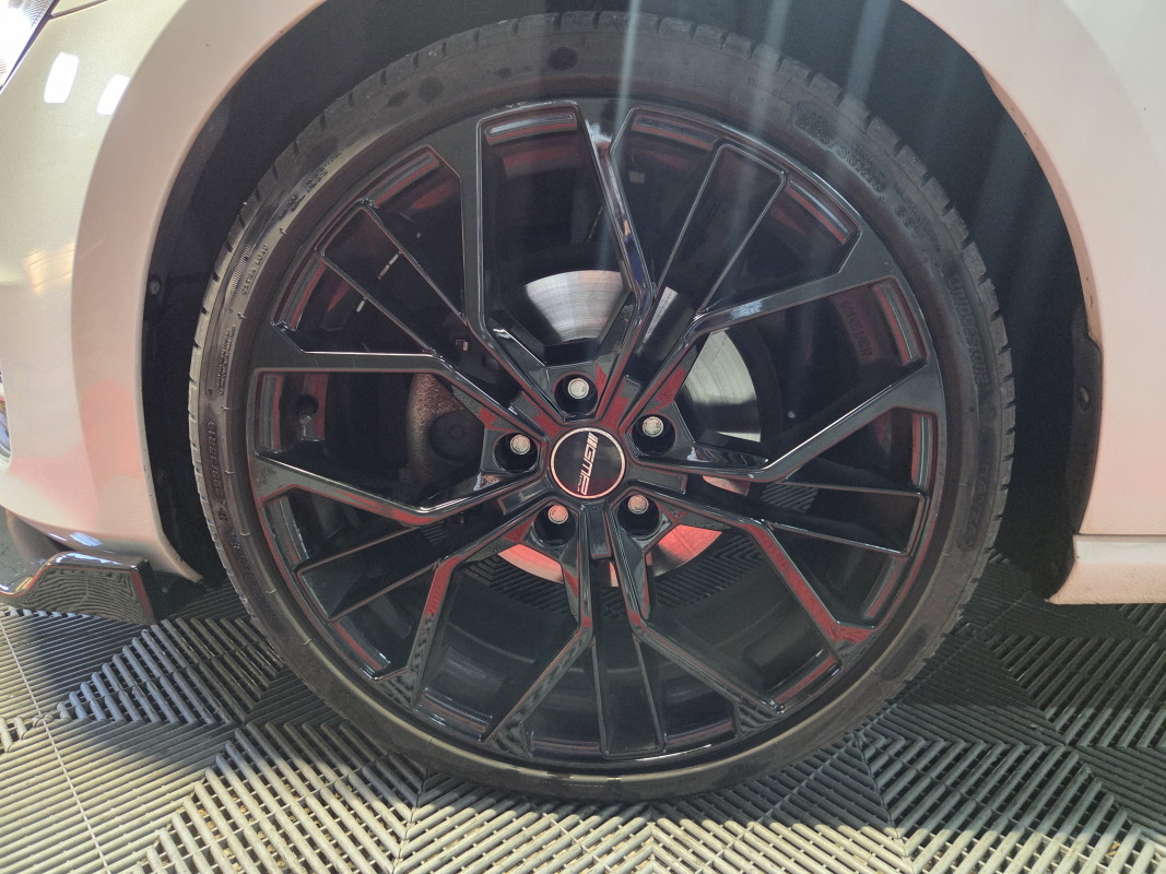 Volkswagen Golf — 23