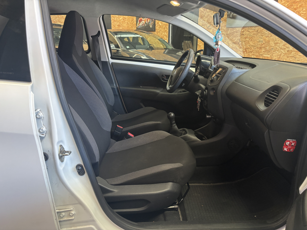 Peugeot 108 — 10