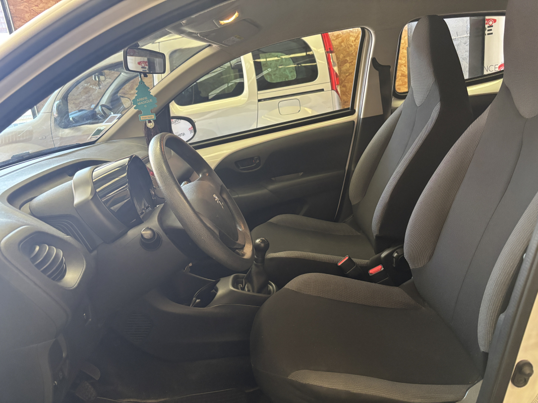 Peugeot 108 — 11