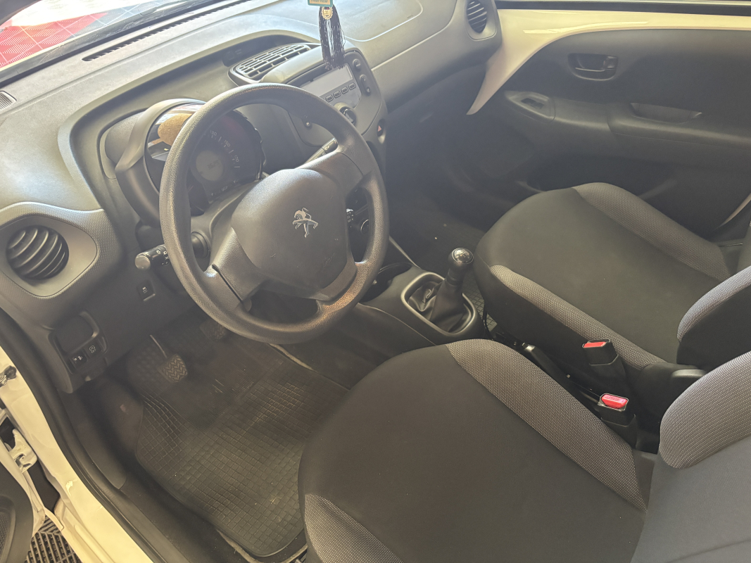 Peugeot 108 — 12