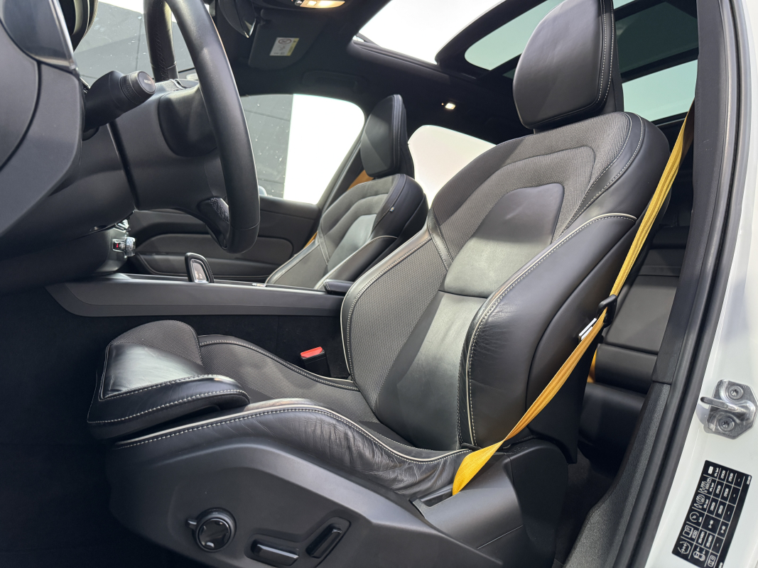 Volvo XC60 — 9