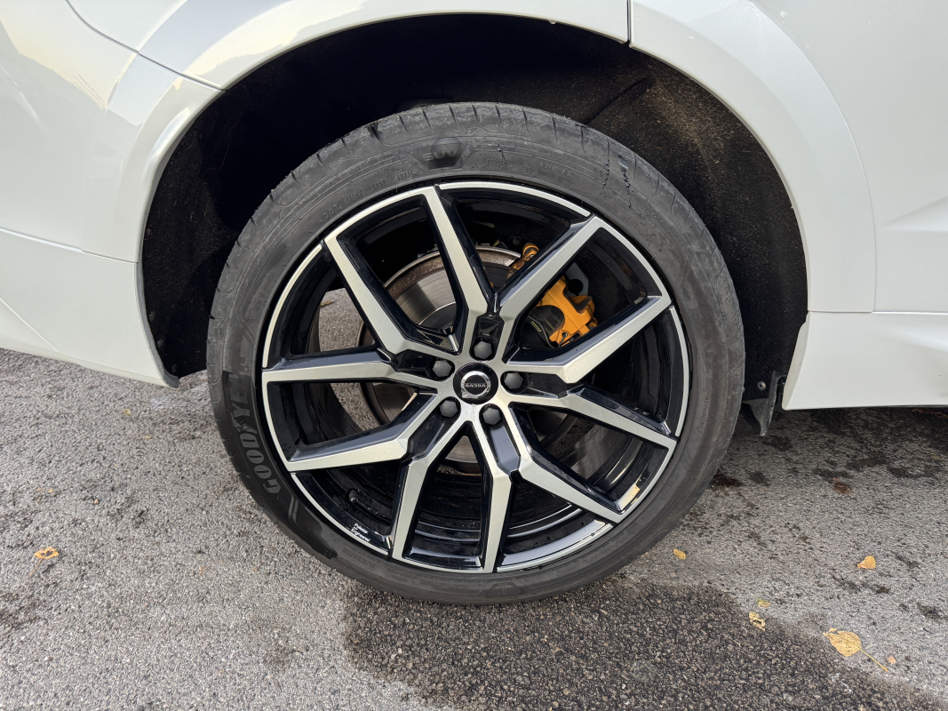 Volvo XC60 — 32