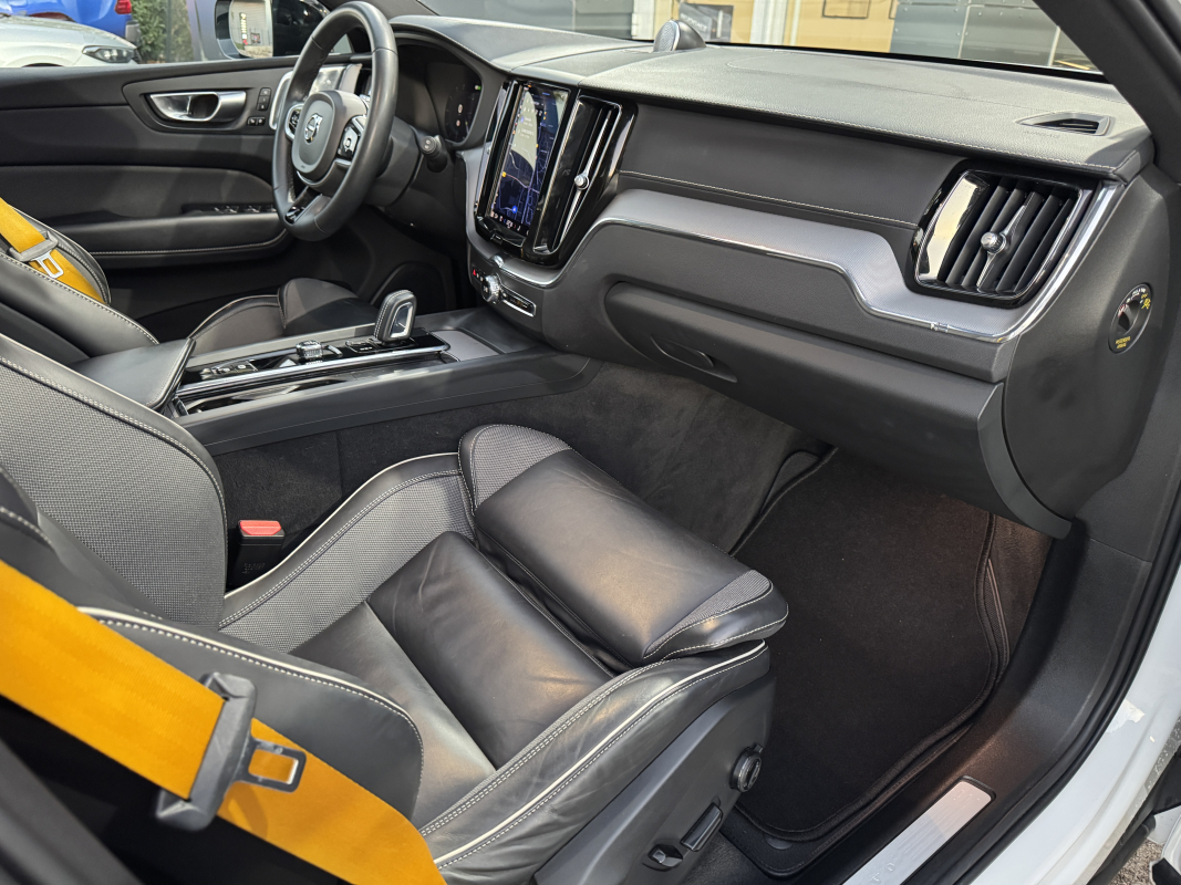 Volvo XC60 — 25