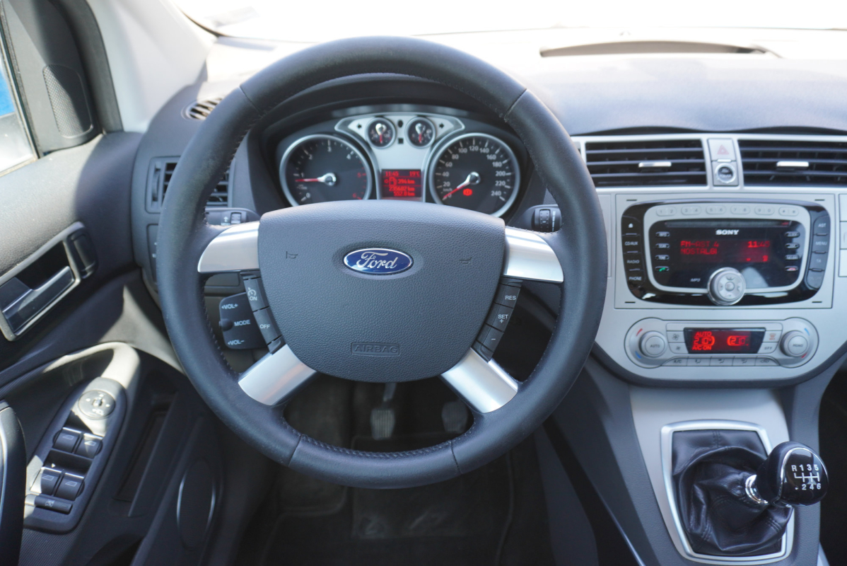 Ford Kuga — 14