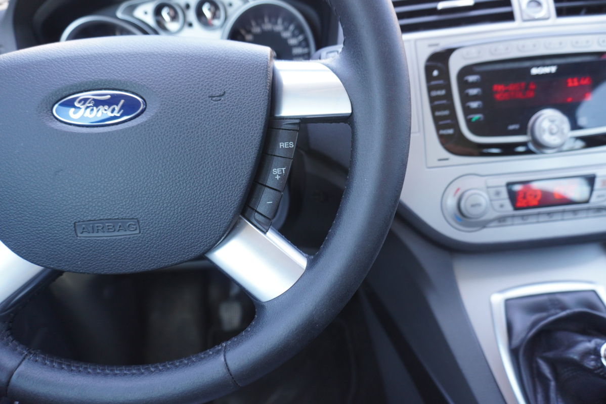 Ford Kuga — 18