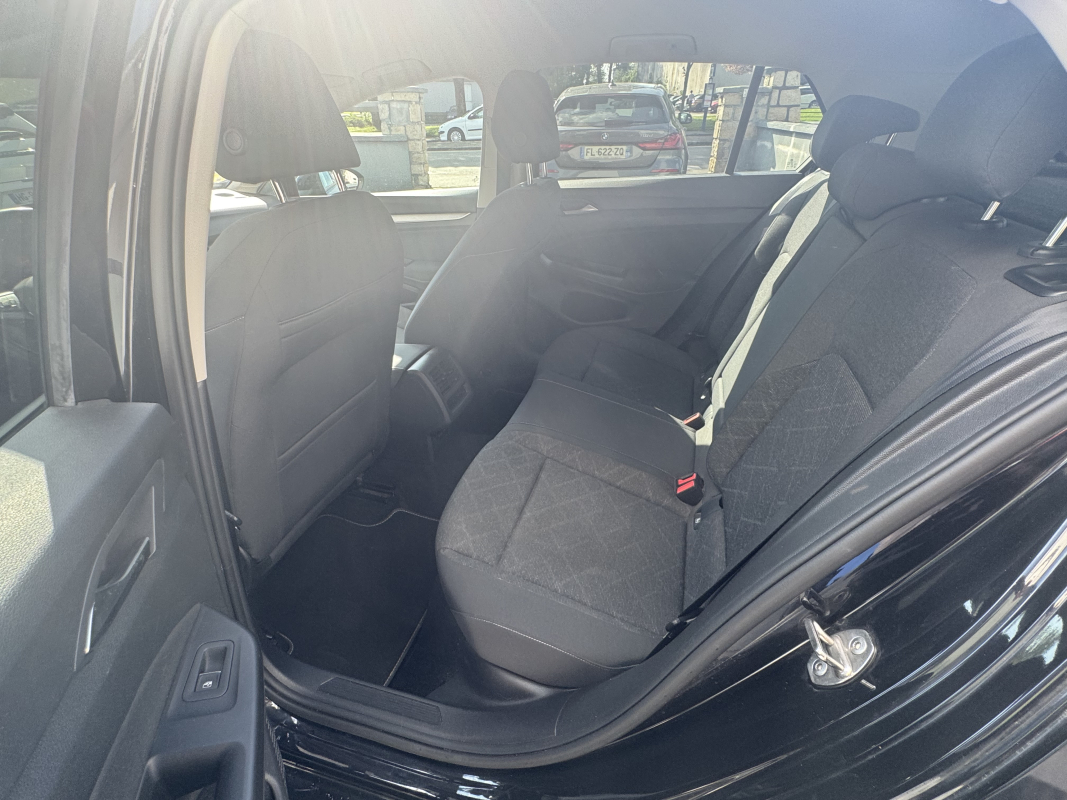 Volkswagen Golf — 23