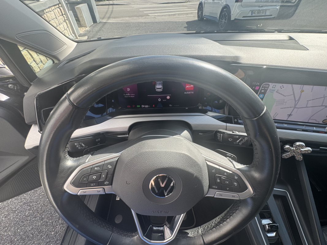 Volkswagen Golf — 25