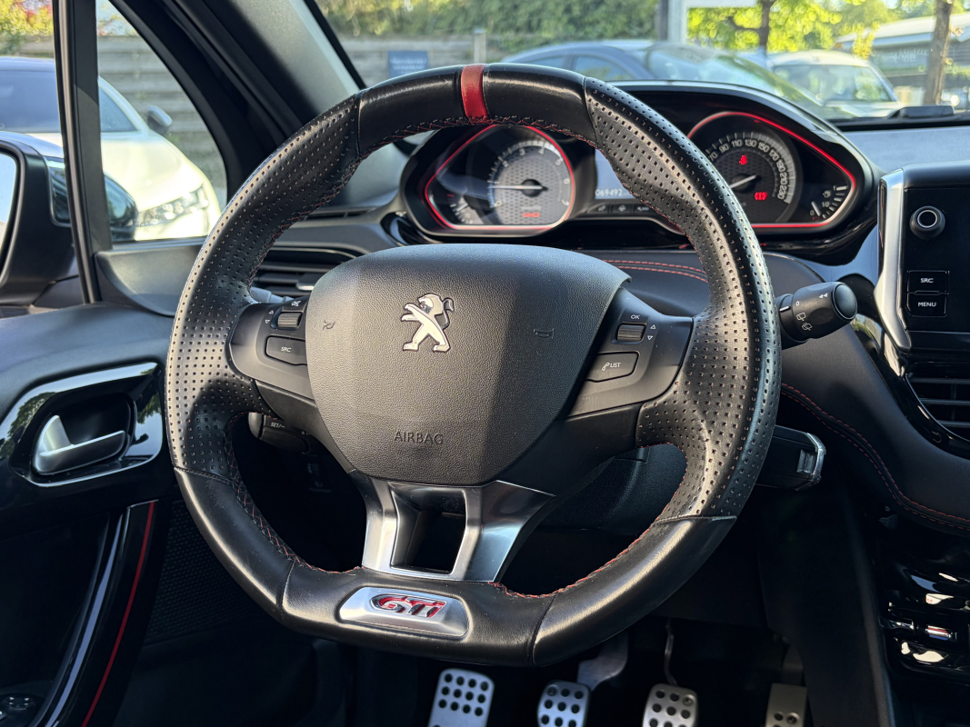 Peugeot 208 — 23