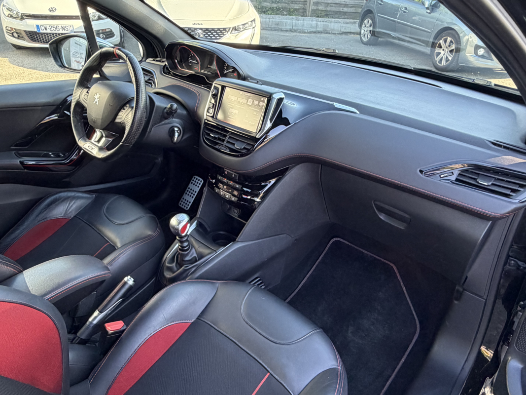 Peugeot 208 — 20