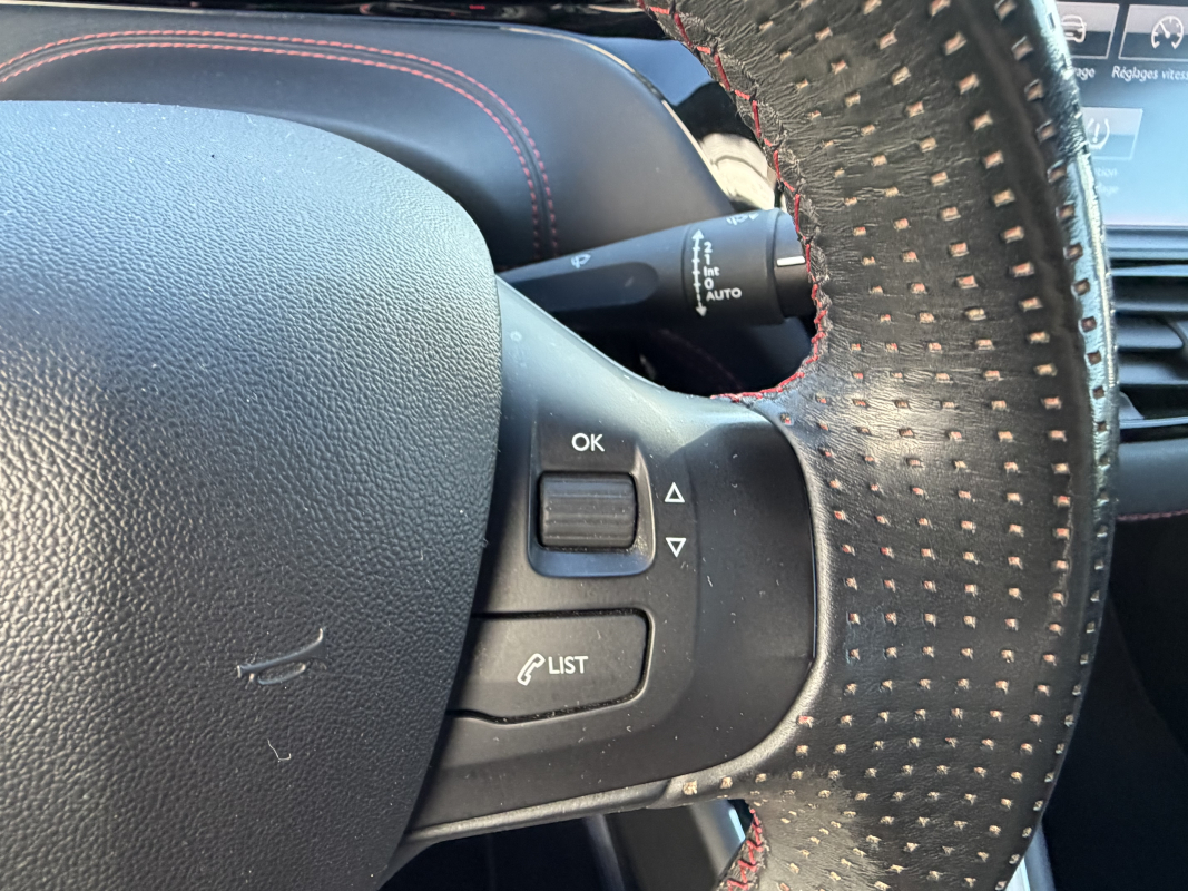 Peugeot 208 — 27