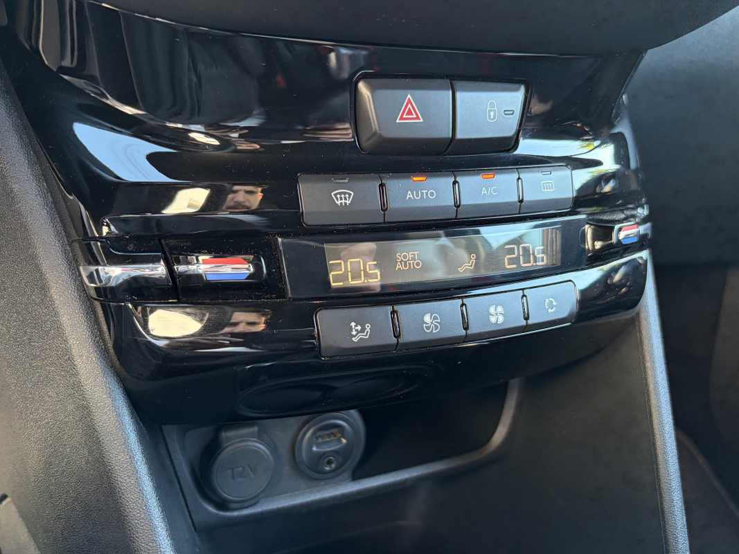 Peugeot 208 — 31