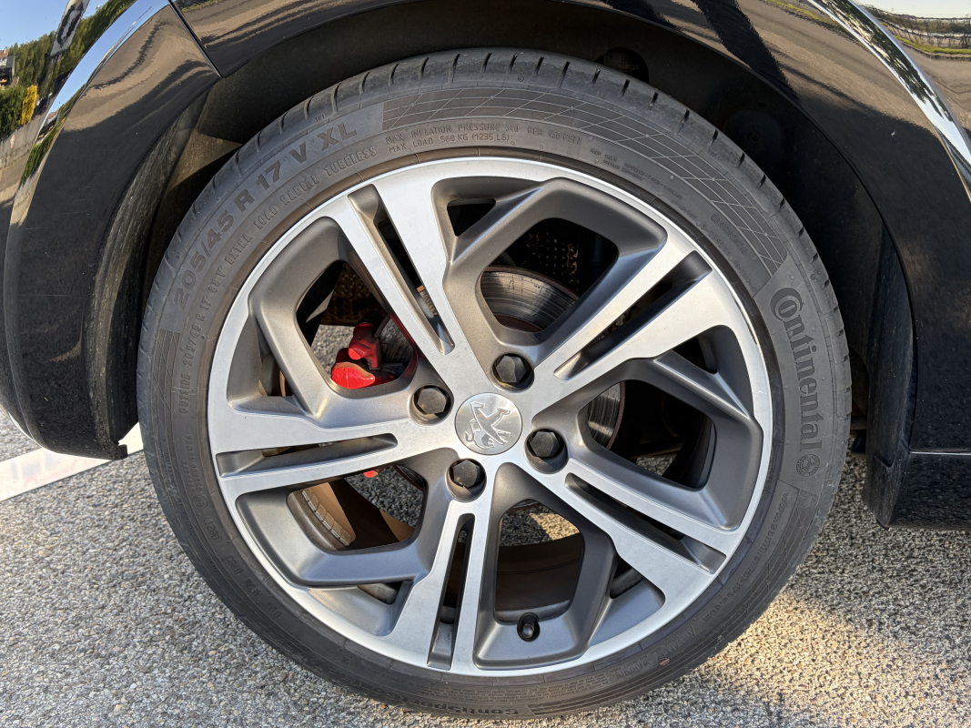 Peugeot 208 — 35