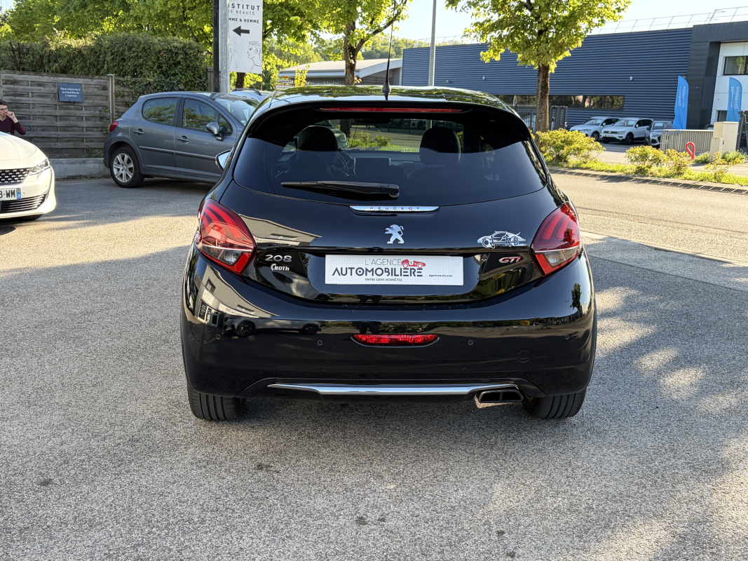 Peugeot 208 — 7