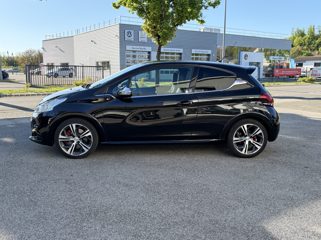 Peugeot 208 — 5